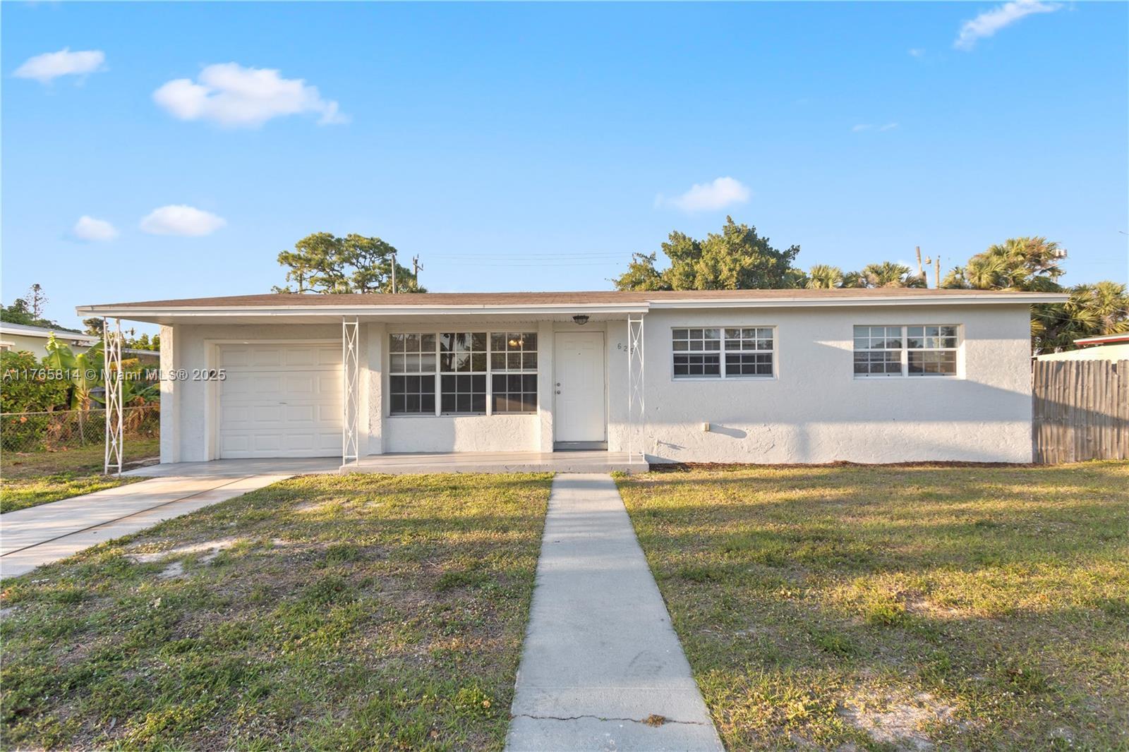Picture of 625 Foresteria Dr, Lake Park, FL 33403
