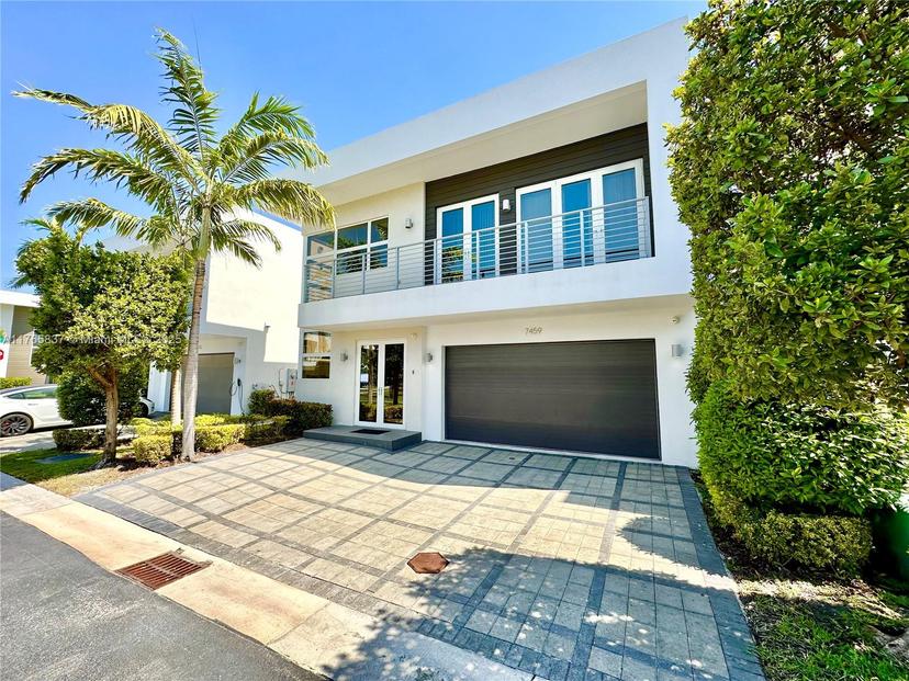 Picture of 7459 NW 97Th Ct, Doral FL 33178