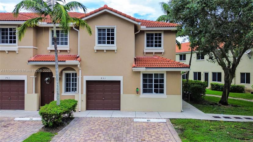 Picture of 21007 NW 14Th Pl # 851, Miami Gardens FL 33169