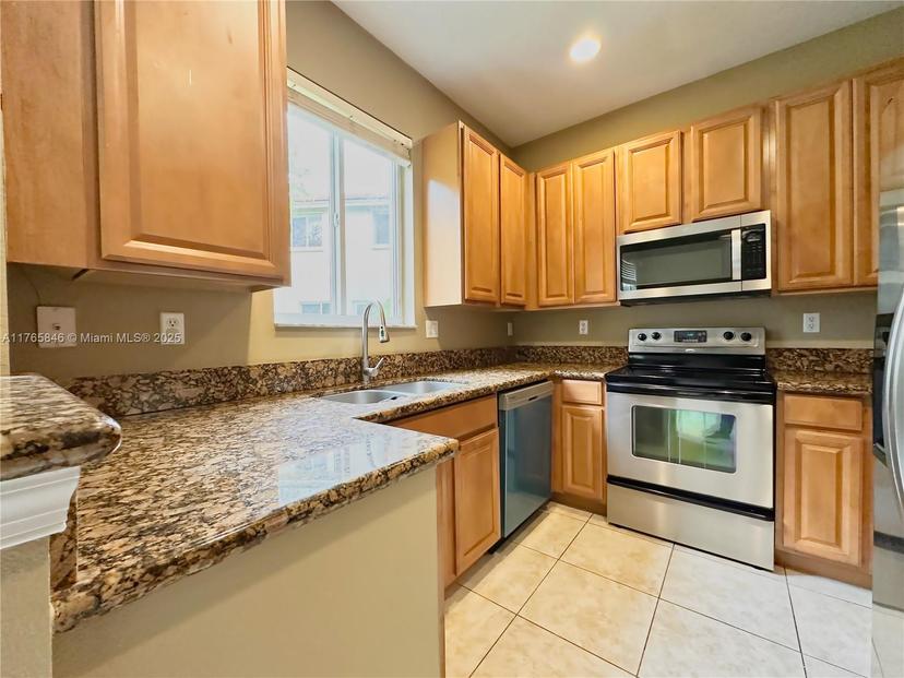 Picture of 21007 NW 14Th Pl # 851, Miami Gardens FL 33169
