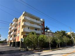 Picture of 7900 Tatum Waterway Dr # 413, Miami Beach, FL 33141