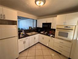 Picture of 7900 Tatum Waterway Dr # 413, Miami Beach, FL 33141