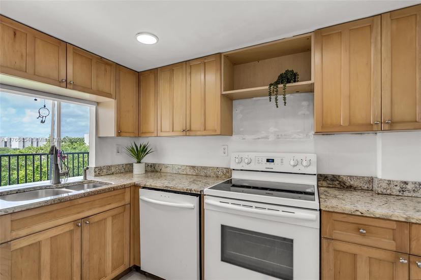 Picture of 9431 SW 4Th St # 405, Miami FL 33174