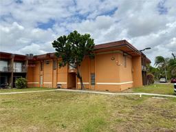 Picture of 9493 SW 76Th St # L3, Miami, FL 33173