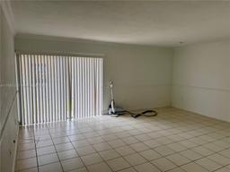 Picture of 9493 SW 76Th St # L3, Miami, FL 33173
