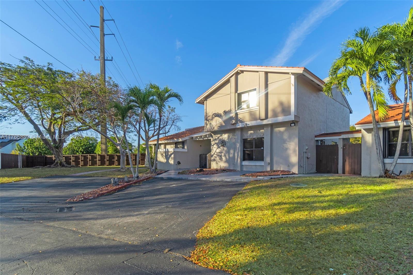 Picture of 15045 SW 127Th Ct, Miami, FL 33186