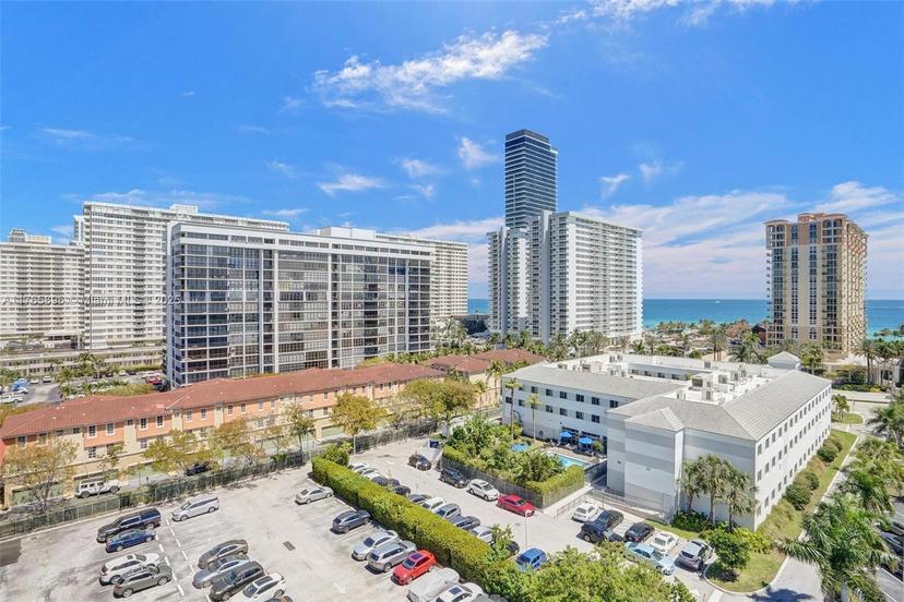 Picture of 3113 S Ocean Dr # 1004, Hallandale Beach FL 33009