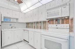 Picture of 3113 S Ocean Dr # 1004, Hallandale Beach, FL 33009
