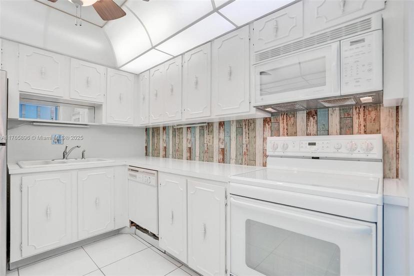 Picture of 3113 S Ocean Dr # 1004, Hallandale Beach FL 33009
