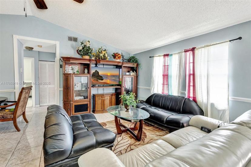 Picture of 1373 SE Floresta Dr, Port St. Lucie FL 34983