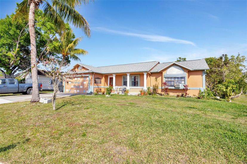 Picture of 1373 SE Floresta Dr, Port St. Lucie FL 34983