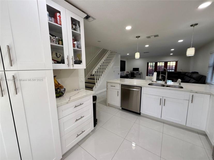 Picture of 10449 NW 6Th St, Pembroke Pines FL 33026