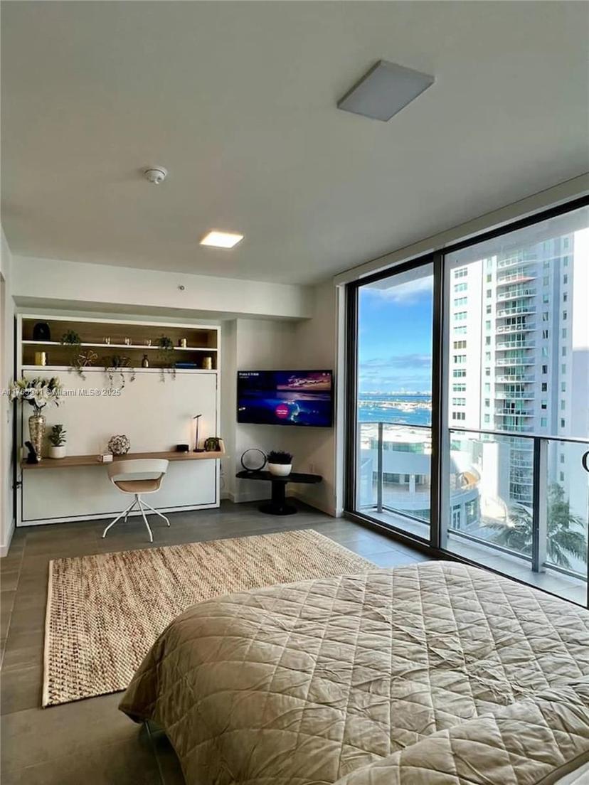 Picture of 227 NE 2Nd St # 1710, Miami FL 33132