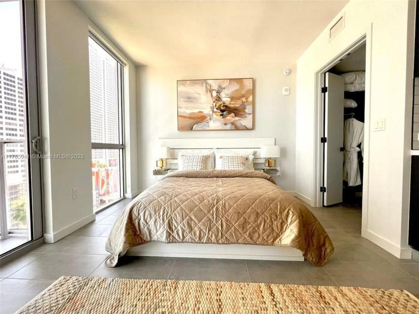 Picture of 227 NE 2Nd St # 1710, Miami FL 33132