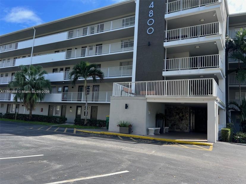 Picture of 4800 Hillcrest Ln # 402, Hollywood FL 33021