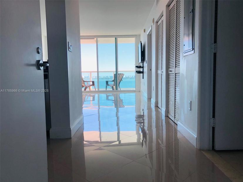 Picture of 1800 N Bayshore Dr # 3205, Miami FL 33132