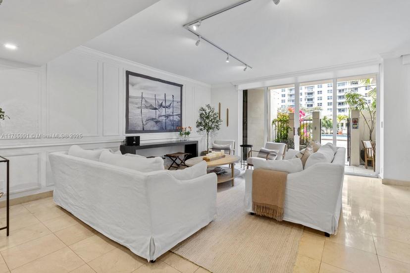 Picture of 520 Brickell Key Dr # A307, Miami FL 33131