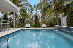 Picture of 9910 NW 86Th Ter, Doral, FL 33178