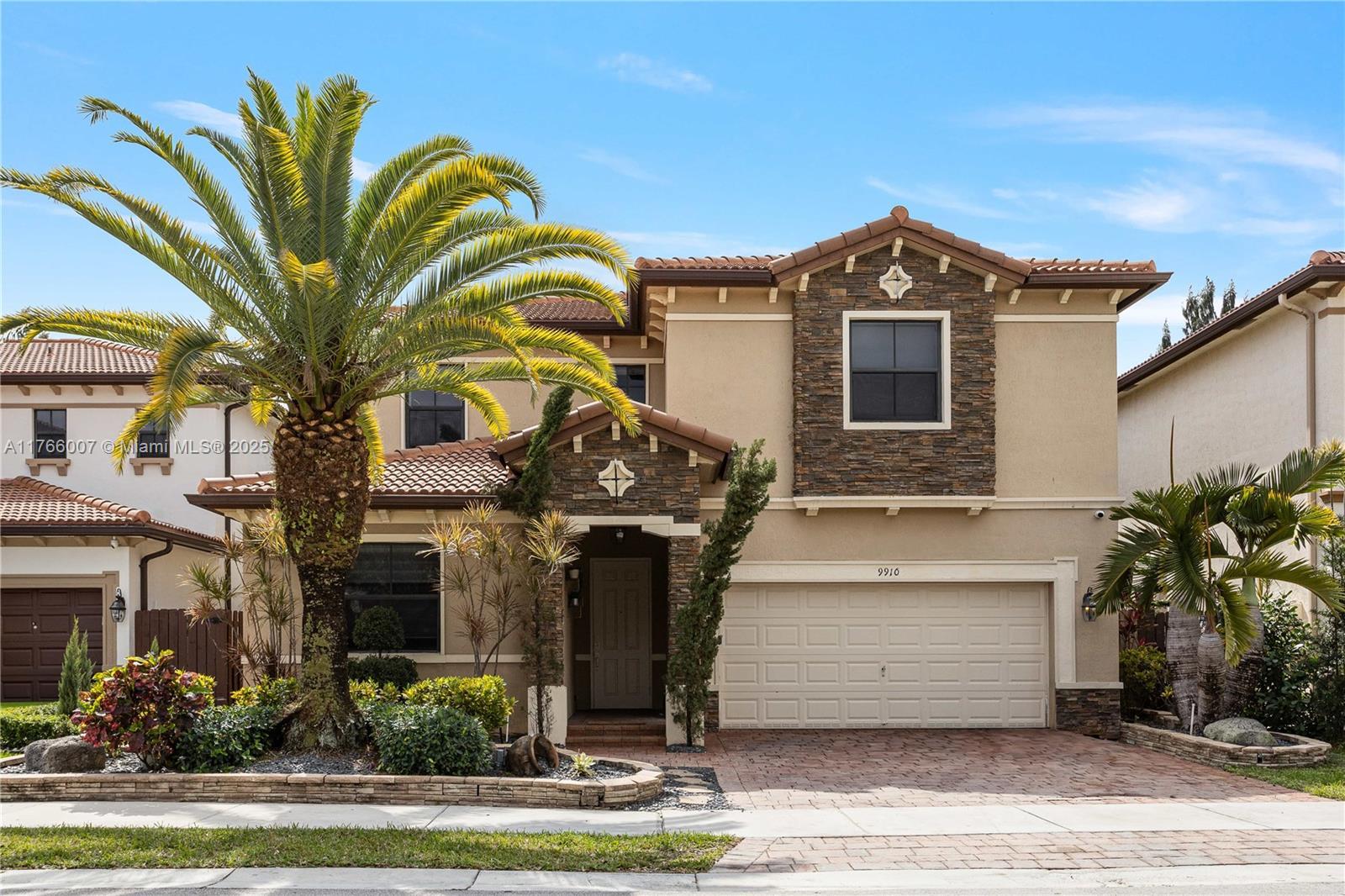 Picture of 9910 NW 86Th Ter, Doral, FL 33178