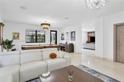 Picture of 9910 NW 86Th Ter, Doral, FL 33178