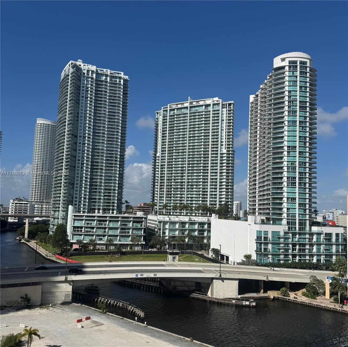 Picture of 92 SW 3Rd St # 1605, Miami, FL 33130