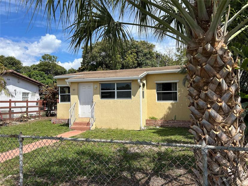 Picture of 375 E 15Th St, Hialeah FL 33010