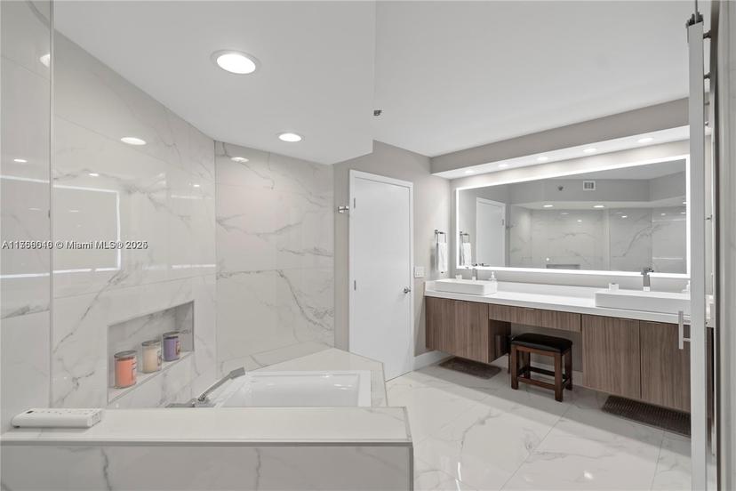 Picture of 3600 Mystic Pointe Dr, Aventura FL 33180