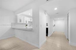 Picture of 369 Lakeview Dr # 102, Weston, FL 33326