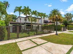 Picture of 2135 N Bay Rd, Miami Beach, FL 33140
