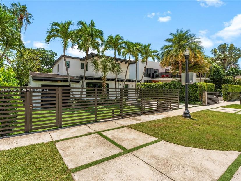 Picture of 2135 N Bay Rd, Miami Beach FL 33140