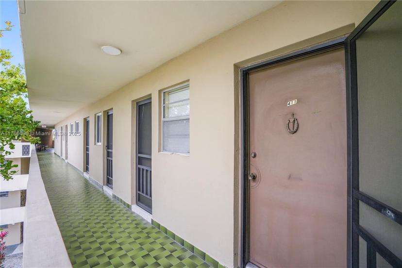 Picture of 1680 NE 191St St # 2, Miami FL 33179