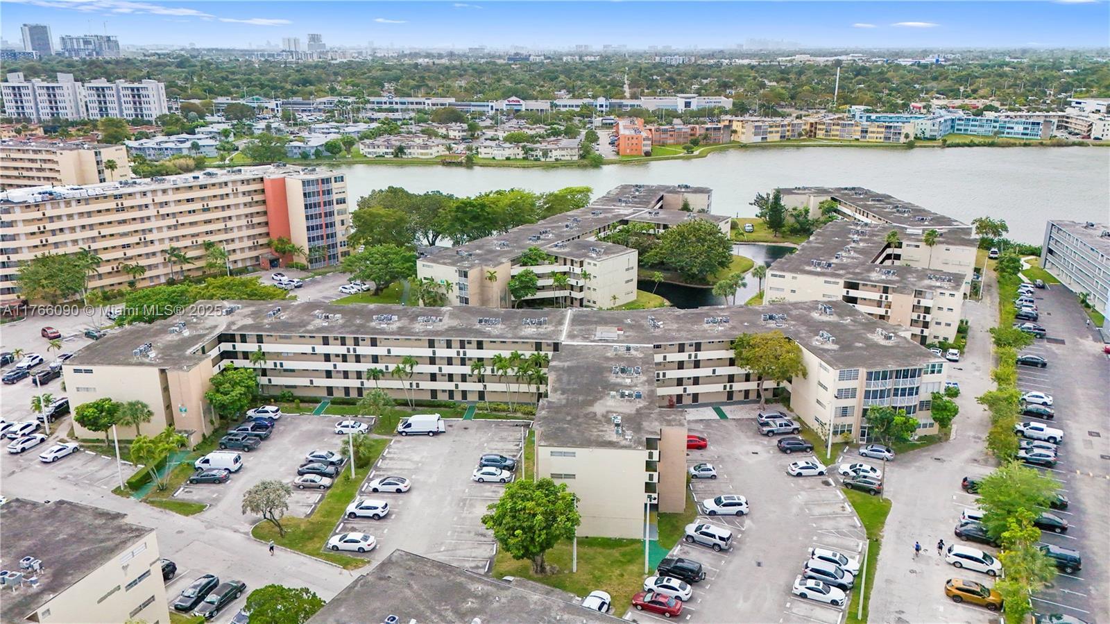 Picture of 1680 NE 191St St # 2, Miami, FL 33179