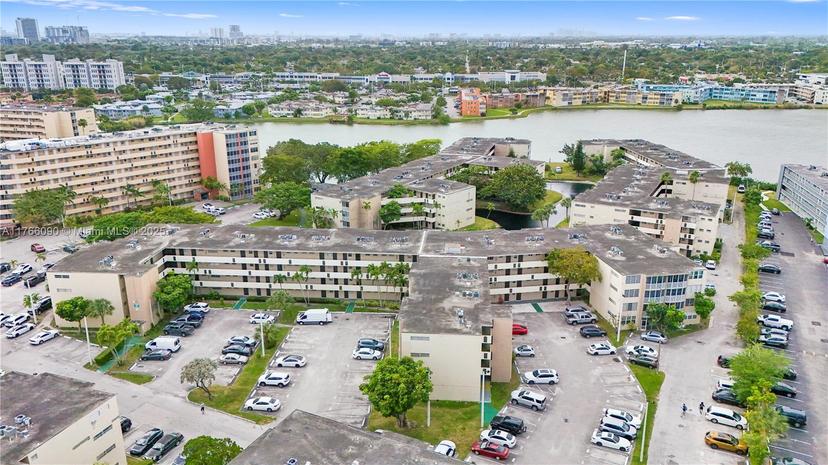 Picture of 1680 NE 191St St # 2, Miami FL 33179