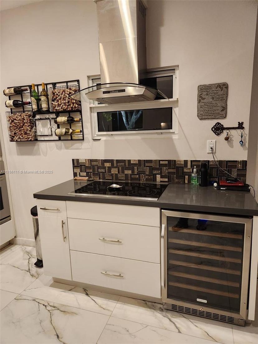 Picture of 5723 NW 100Th Ct, Doral FL 33178