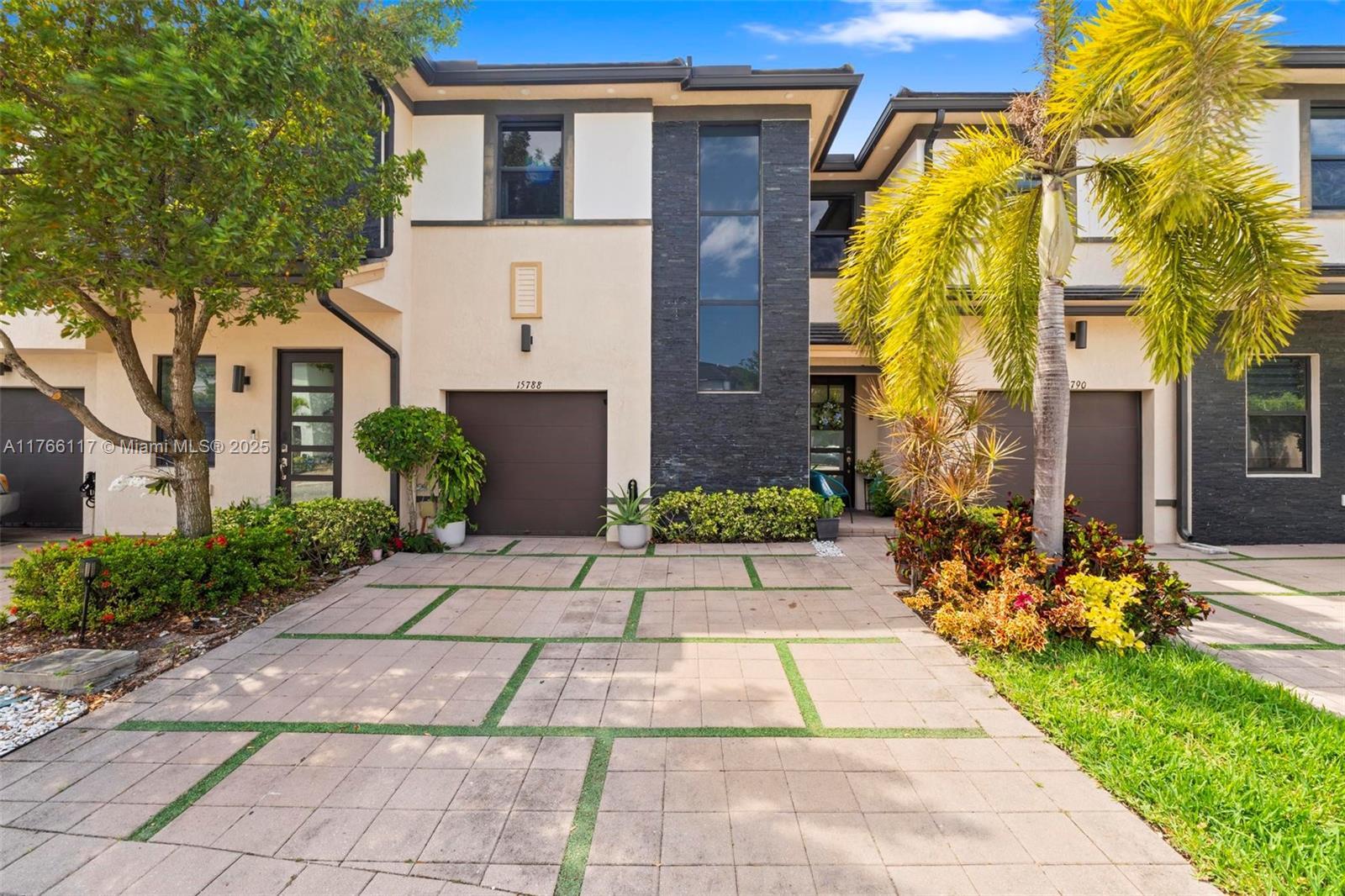 Picture of 15788 NW 91St Ct # 1, Miami Lakes, FL 33018