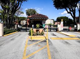 Picture of 10772 N Kendall Dr # G5, Miami, FL 33176