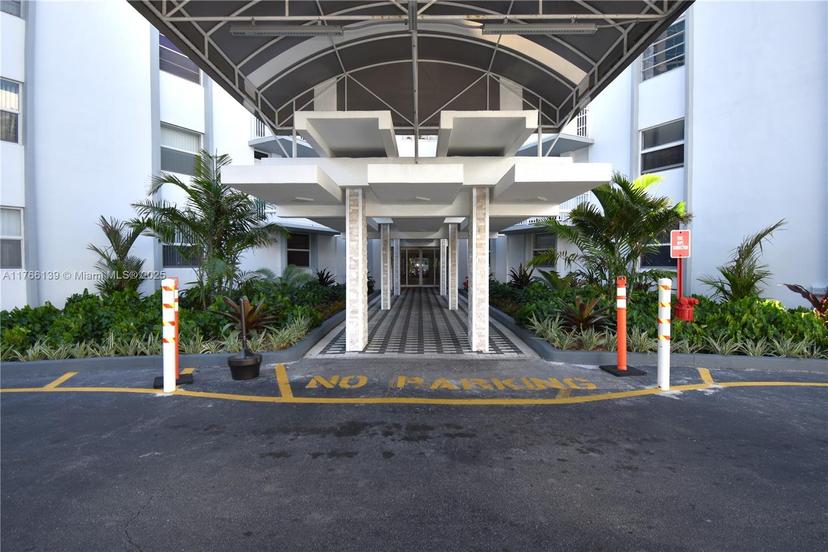 Picture of 1913 S Ocean Dr # 113, Hallandale Beach FL 33009