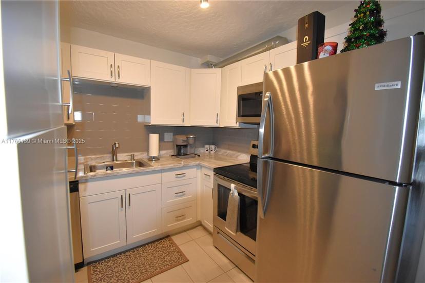 Picture of 1913 S Ocean Dr # 113, Hallandale Beach FL 33009