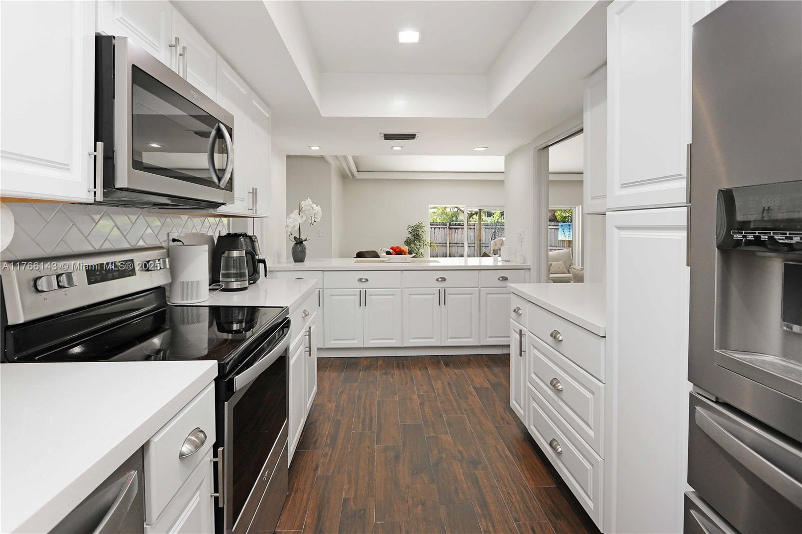 Picture of 19915 NE 10Th Place Way, Miami, FL 33179