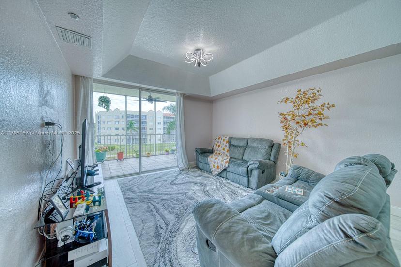 Picture of 10700 NW 66Th St # 309, Doral FL 33178