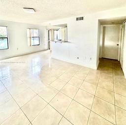Picture of 15570 SW 105Th Ln # 1711, Miami, FL 33196