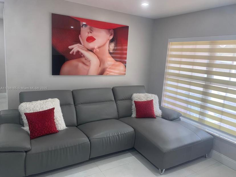 Picture of 9081 NW 193Rd Ter, Hialeah FL 33018