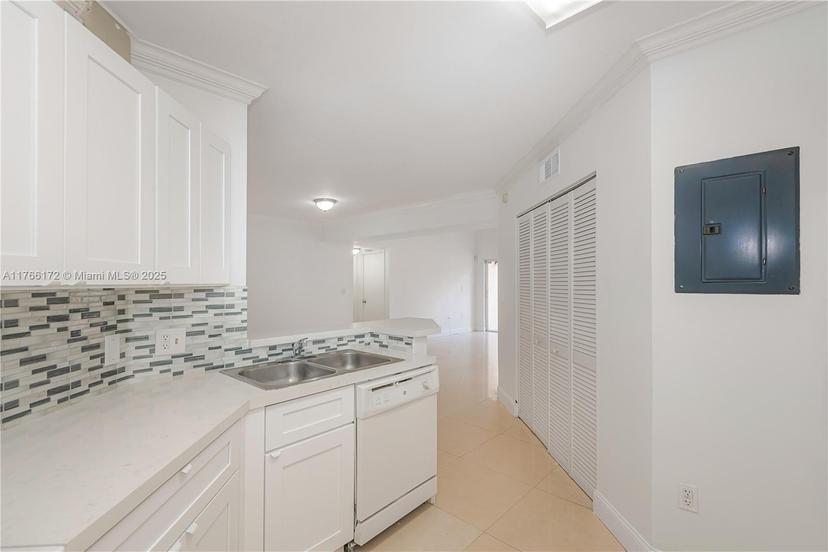 Picture of 6292 NW 186Th St # 305, Hialeah FL 33015