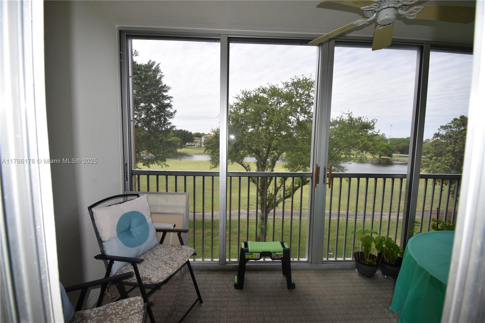 Picture of 100 SW 130Th Ter # 311C, Pembroke Pines, FL 33027