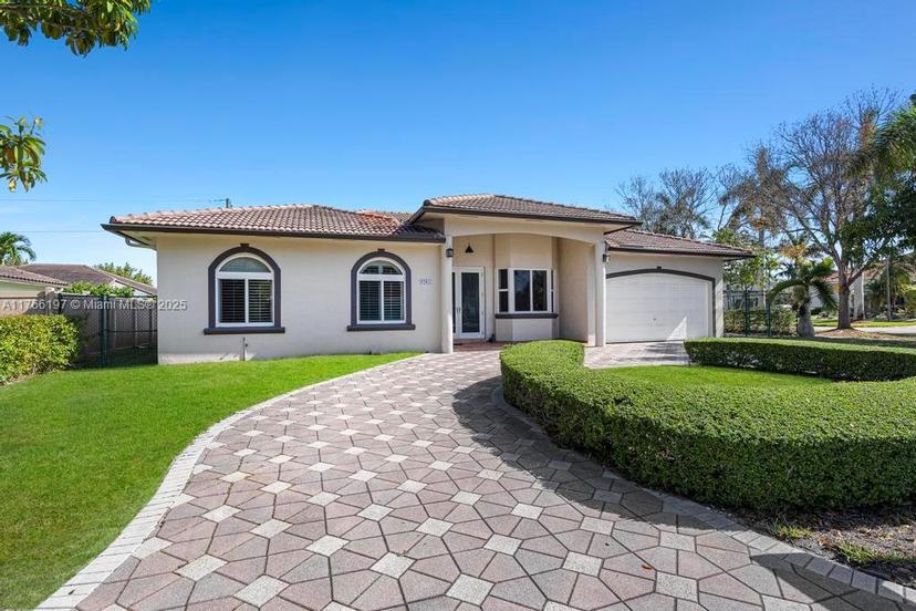 Picture of 9201 SW 170Th Ln, Palmetto Bay FL 33157