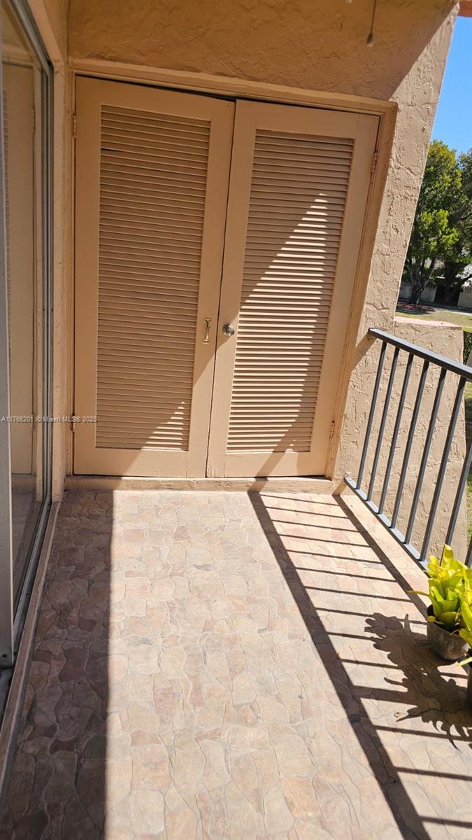 Picture of 13715 Kendale Lakes Cir # 201, Miami FL 33183