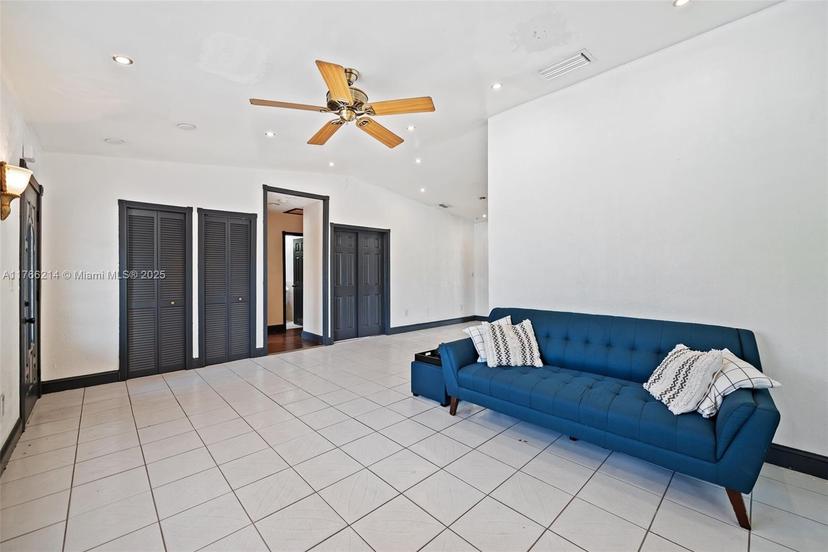 Picture of 5245 NW 198Th Ter, Miami Gardens FL 33055