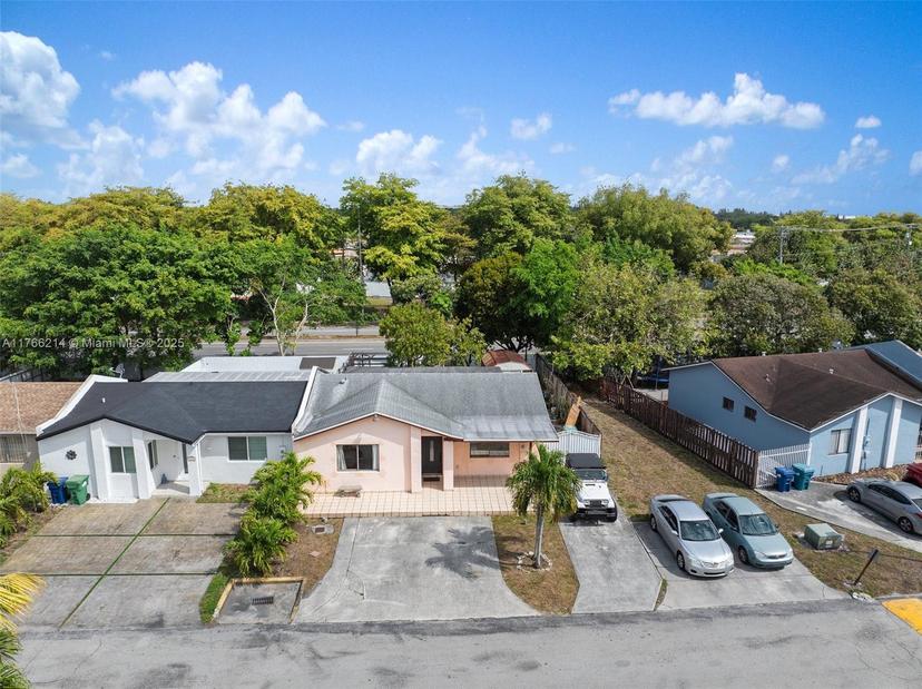 Picture of 5245 NW 198Th Ter, Miami Gardens FL 33055