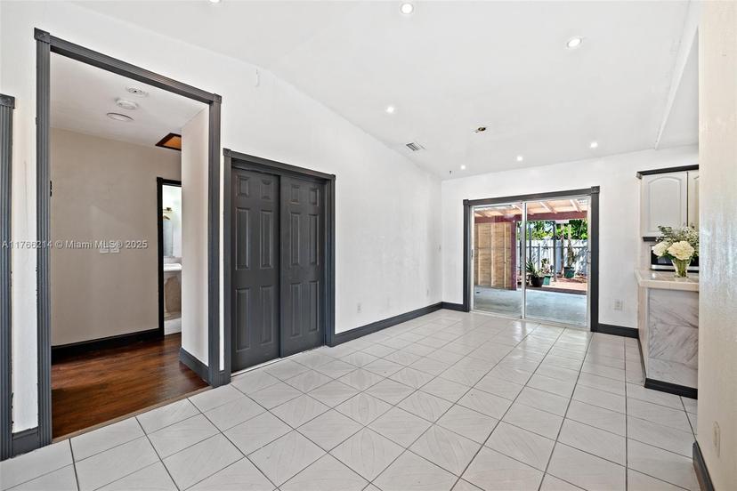 Picture of 5245 NW 198Th Ter, Miami Gardens FL 33055