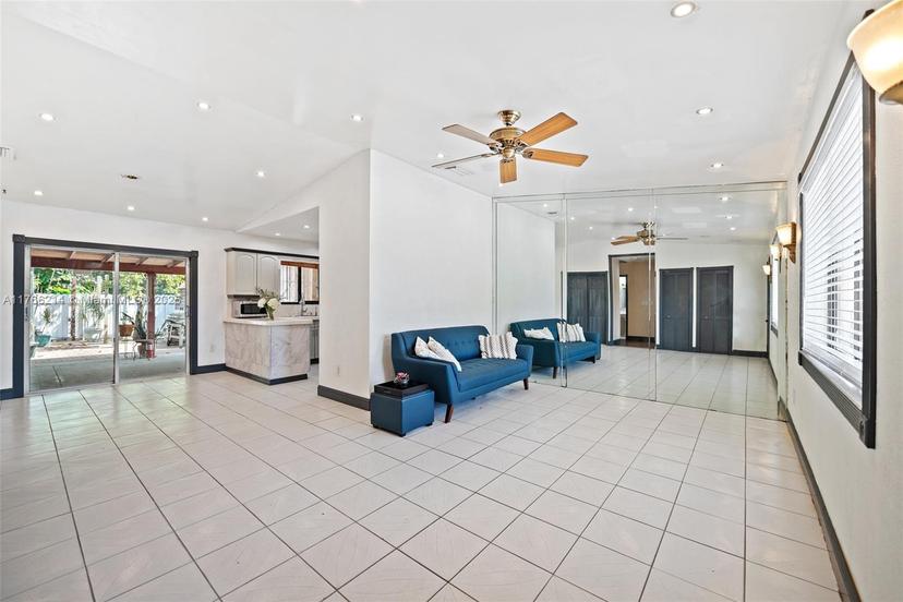 Picture of 5245 NW 198Th Ter, Miami Gardens FL 33055